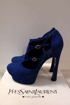 Yves Saint Laurent Palais 105 Suede Pumps 